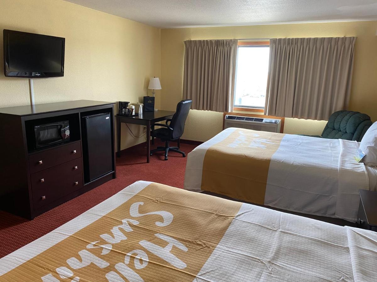 Days Inn & Suites By Wyndham Des Moines Airport Buitenkant foto